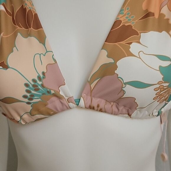P2F POWER TO THE FLOWER Retro Floral Tropical Mod String Halter Bikini Top - Picture 3 of 13